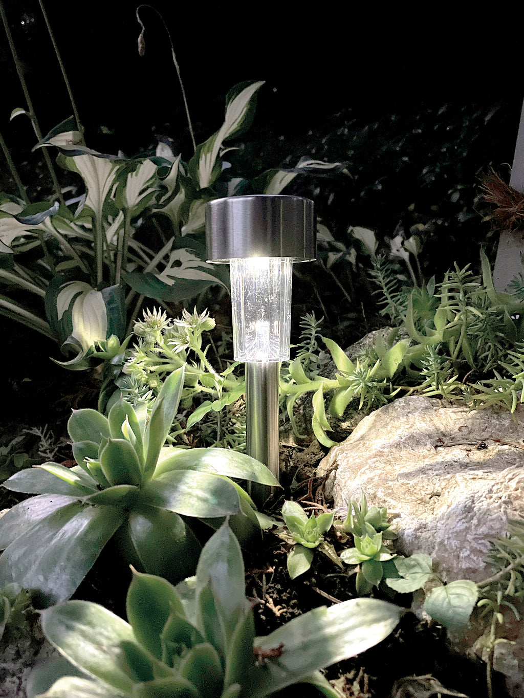 Iluminação: balizas solares